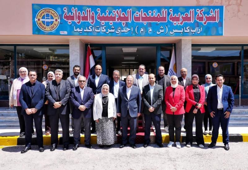 رئيس هيئة الدواء المصرية يتفقد مصانع «فيتابيوتكس مصر» و«الجيلاتينية» بمدينة برج العرب الجديدة
