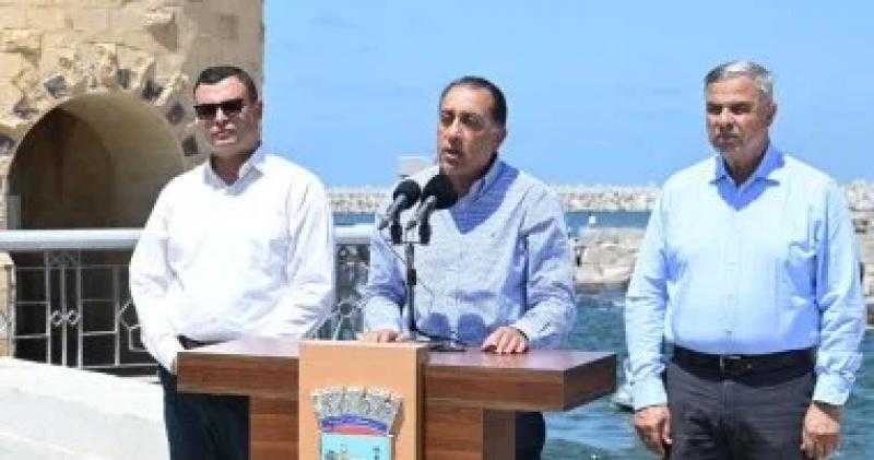 مدبولي: توجيه بحصر العقارات الآيلة للسقوط التى صدرت لها قرارات إزالة لتنفيذ مشروع إحلال كامل لها بالاسكندرية