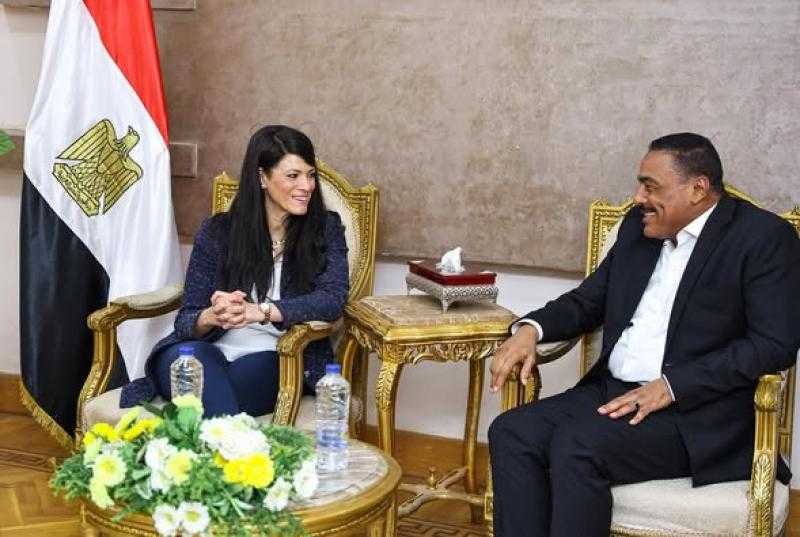 وزيرة التخطيط ومحافظ مطروح يناقشان مشروعات الخطة الاستثمارية بالمحافظة