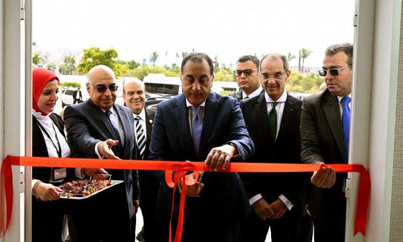 مدبولي يفتتح مجمع الشهر العقارى بالعلمين الجديدة.. ويشهد إطلاق منظومة الربط بين العدل والإسكان بـ 16 مدينة