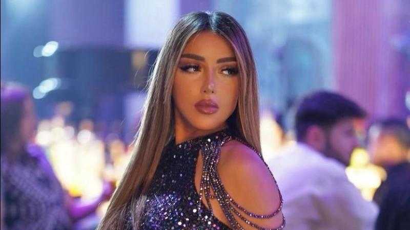 فستان مجسم .. سارة سلامة تثير الجدل بظهورها الجديد
