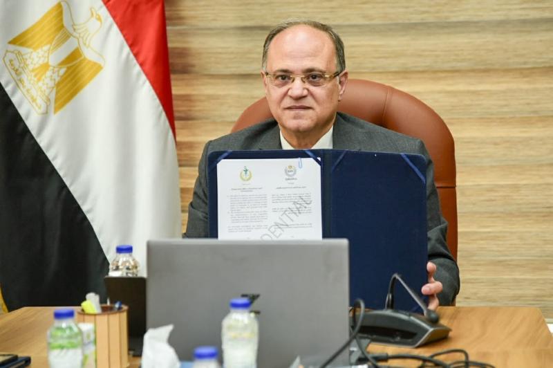 رئيس هيئة الدواء المصرية يوقّع مذكرة تفاهم مع وكالة تنظيم الأدوية السنغالية