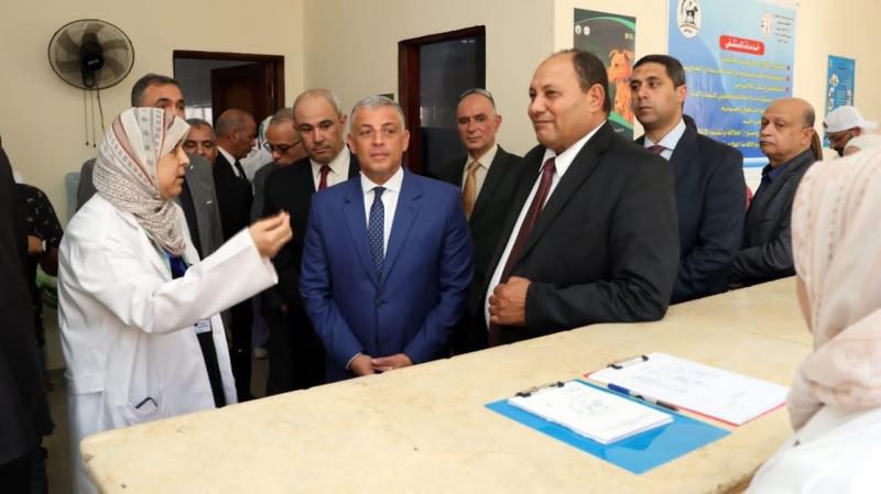 محافظ الإسماعيلية يثمن جهود وزارة الزراعة والخدمات البيطرية للتصدي للمخاطر الصحية العامة لمرض السعار في مصر