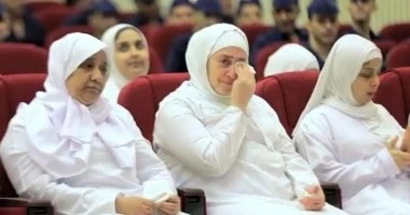 صور.. دموع الفرحة تسيطر على المفرج عنهم بعفو رئاسي بمناسبة ذكرى 23 يوليو