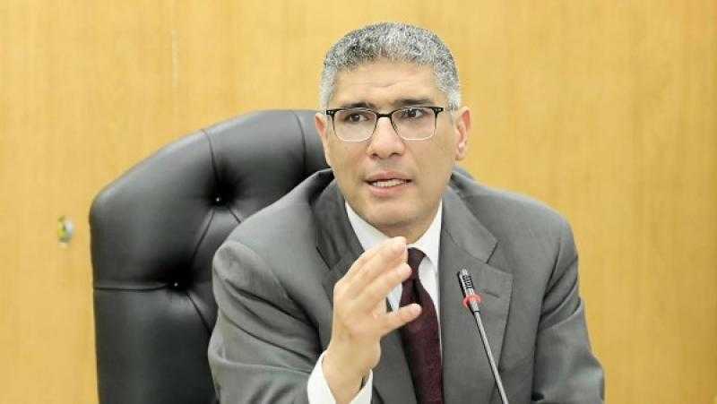 الدفع بسيارات مياه نقية لأهالي الصف وأطفيح