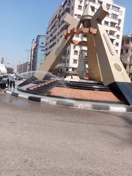 محافظ الغربية يتابع حملات النظافة والتشجير لرفع كفاءة الشوارع والميادين.. صور