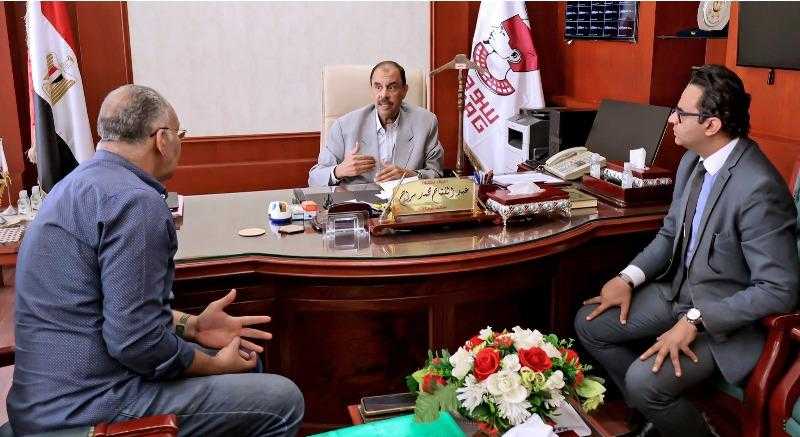 محافظ سوهاج يتابع الموقف التنفيذي ونسب الإنجاز بمستشفيات المحافظة