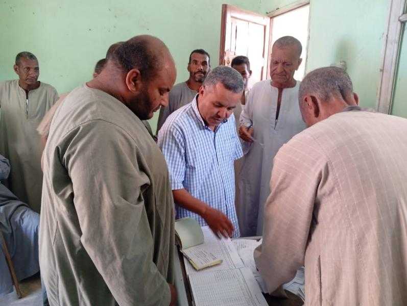 زراعة الأقصر تتابع توزيع السماد المدعم وتنظم فعاليات إرشادية وميدانية