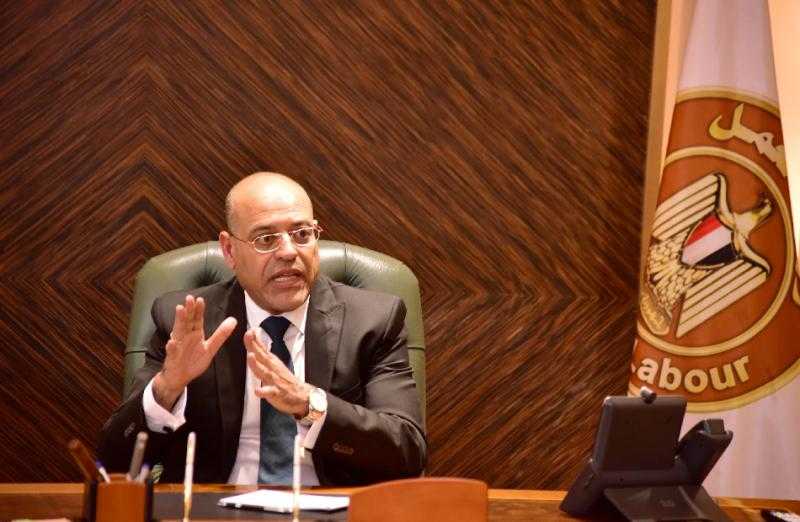 ضبط 276 عامل أجنبي بدون ترخيص في البحر الأحمر.. وجبران: لن يتم السماح بعمل أي أجنبي بدون ترخيص