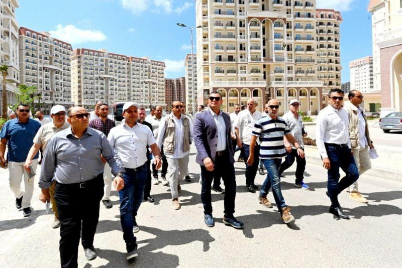 وزير الإسكان يتفقد مشروع التجمع العمراني ”صواري” بمنطقة غرب كارفور بالإسكندرية
