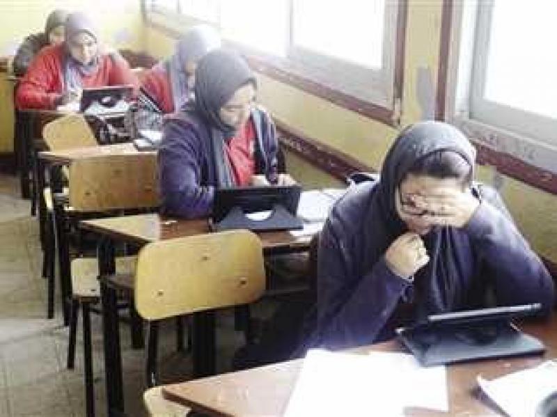«التعليم» تكشف التفاصيل الكاملة لواقعة الطالبة آمنة بعد تظلم الثانوية العامة