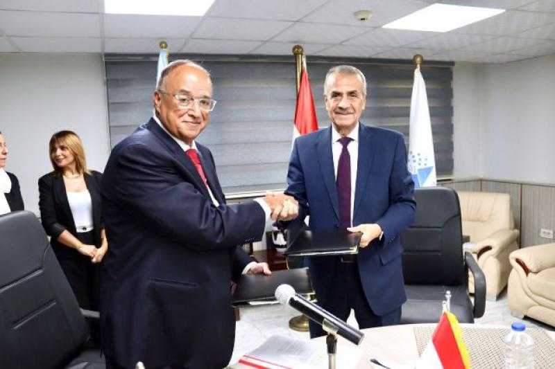 ”القومي لحقوق الإنسان” يوقع بروتوكول تعاون مع الجهاز المركزي للتعبئة العامة والإحصاء