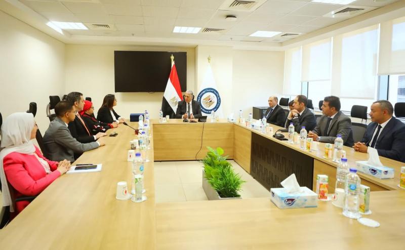 مبنى وزارة البترول والثروة المعدنية يحصل على شهادتي الأيزو في السلامة والصحة المهنية والإدارة البيئية