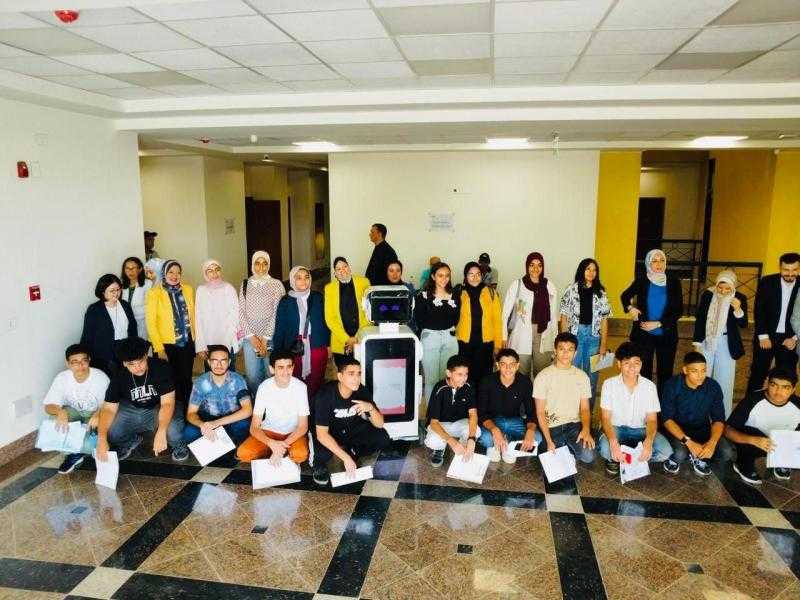 «تطوير التعليم بالوزراء» يُدشن أول تجربة للروبوتات في إرشاد الطلاب باختبارات القبول بمعهد الكوزن المصري الياباني