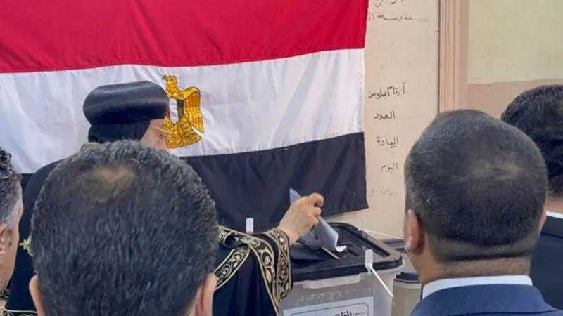 البابا تواضروس الثاني يدلي بصوته في انتخابات مجلس الشيوخ