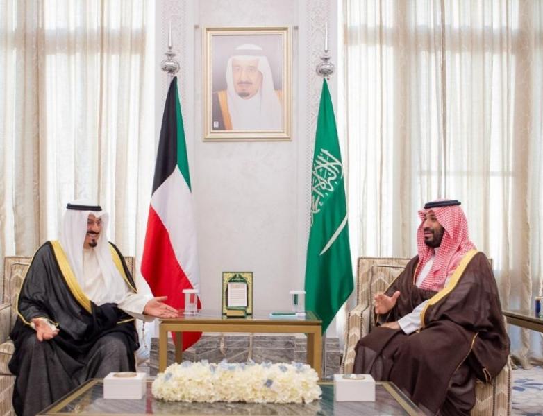 رئيس وزراء الكويت وولي العهد السعودي يبحثان المستجدات الإقليمية والدولية