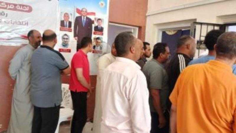 توافد الناخبين على صناديق الاقتراع فى ثاني أيام انتخابات الشيوخ بالوادى الجديد