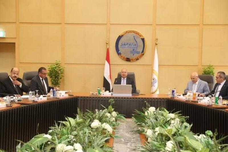 خلال اجتماع شركة أكتا للنقل الجماعي.. كامل الوزير: التوسع في استخدام وسائل النقل صديقة البيئة