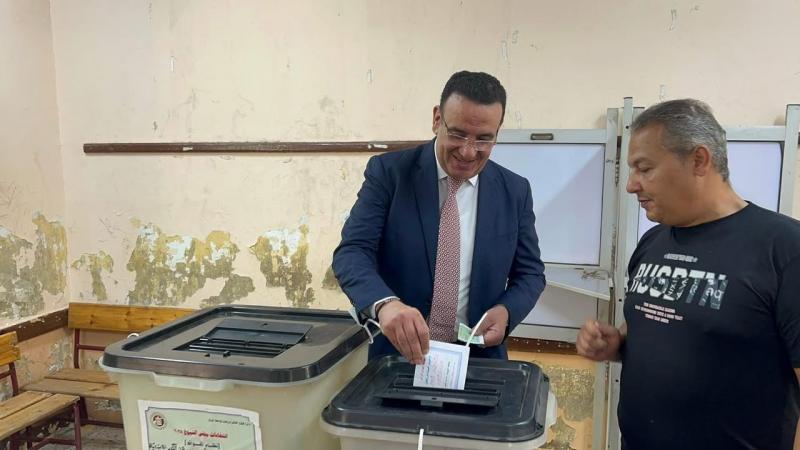 الدكتور صلاح حسب الله يدلي بصوته في انتخابات الشيوخ: ”المشاركة حق وواجب وطني”