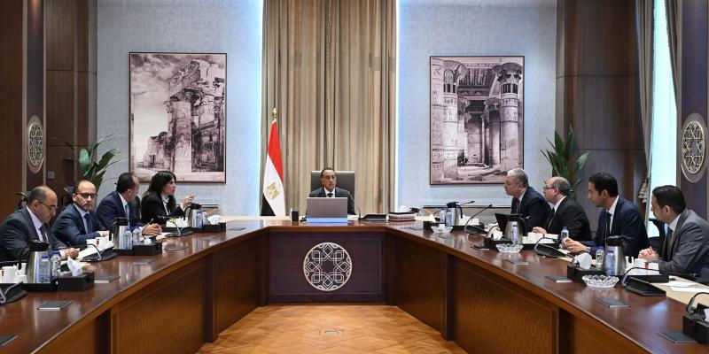 رئيس الوزراء: استمرار حوكمة الاستثمارات العامة.. واستقرار سداد مستحقات الشركاء الأجانب في قطاع البترول