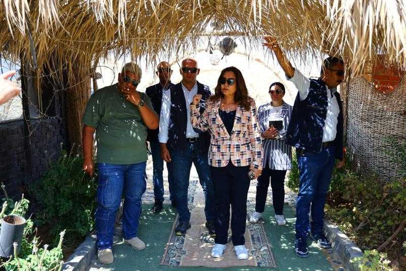 في أولى جولاتها المفاجئة.. منال عوض تتابع سير العمل في محميتي وادي دجلة وقبة الحسنة