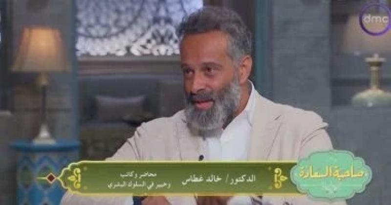 خالد غطاس: العالم يواجه أزمة قيم وعلاقات إنسانية غير مسبوقة