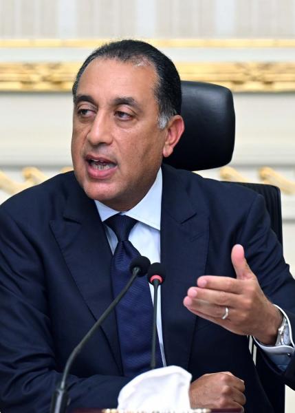 مدبولي: سيتم طرح الأراضي غير المستغلة على كورنيش النيل كفرص استثمارية لاستخدامها في مشروعات تنموية بقطاع السياحة والفنادق