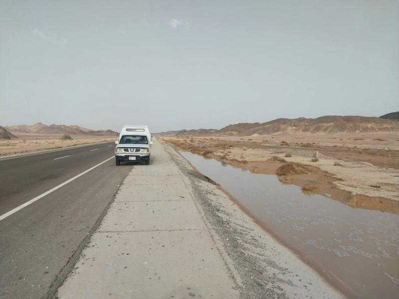 سيول على طريق ”رأس غارب ـ الشيخ فضل” وتنسيق بين إدارة الأزمات والأجهزة التنفيذية