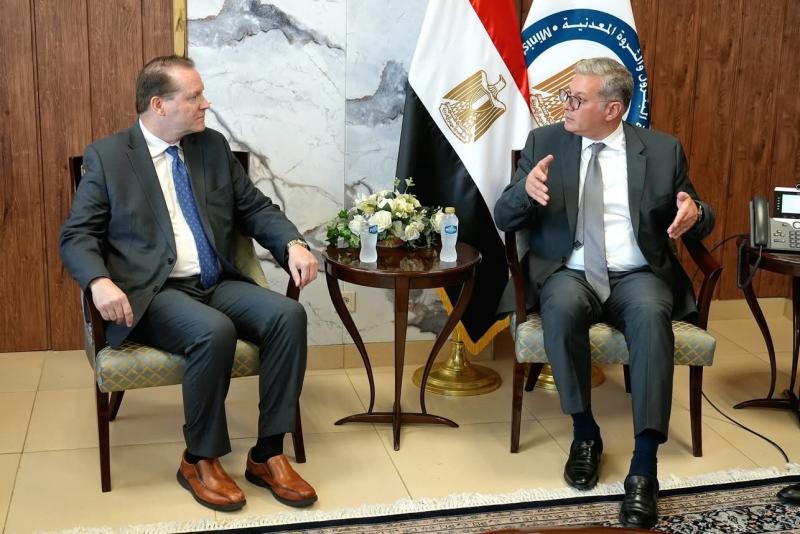 وزير البترول والثروة المعدنية يبحث مع شركة أنرجوس العالمية التعاون القائم في سفن التغييز