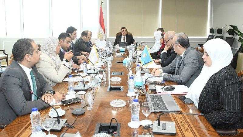 وزير الإسكان يتابع مستجدات تفعيل الأحكام المتعلقة بقوانين إيجار الأماكن