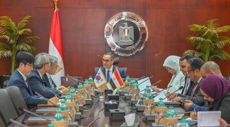وزير الاستثمار يستقبل سفير دولة كوريا الجنوبية بالقاهرة لبحث تعزيز العلاقات الاقتصادية المشتركة بين البلدين