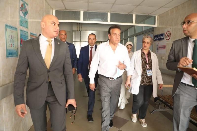 وزير الصحة يتفقد مستشفى الشروق المركزي في زيارة ميدانية مفاجئة