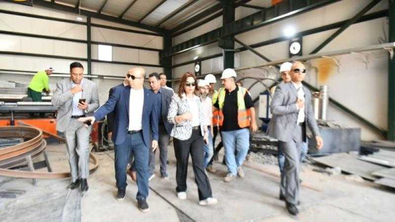 وزيرا الصناعة والبيئة يتفقدان مجمع إدارة المخلفات بالعاشر من رمضان