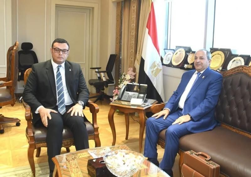 وزير الإسكان يستقبل محافظ بورسعيد لبحث ملفات العمل والتعاون المشترك