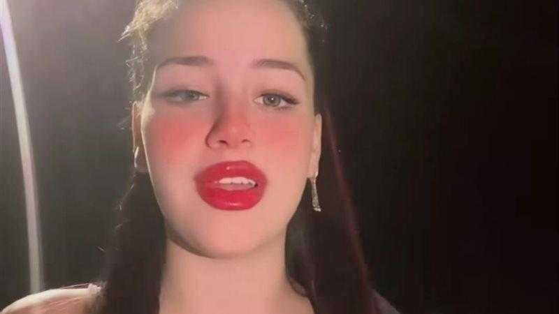 حبس نور تفاحة عامين لاتهامها بنشر الفسق والفجور وبث محتوى خادش للحياء