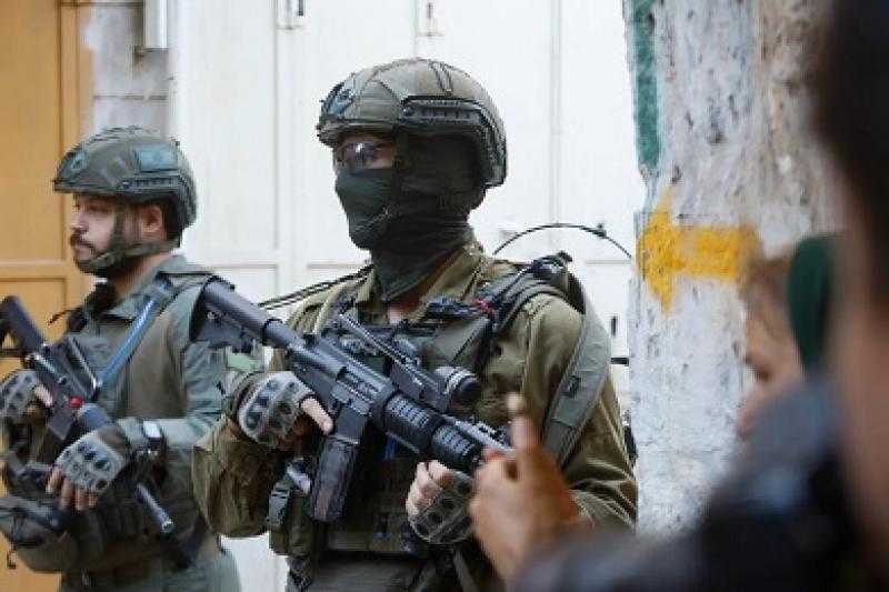 إصابة فلسطيني برصاص الاحتلال خلال الاقتحام المتواصل لوسط رام الله