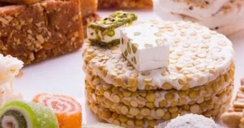 ما حكم شراء الحلوى والتهادى بها فى المولد النبوى الشريف؟ الإفتاء ترد