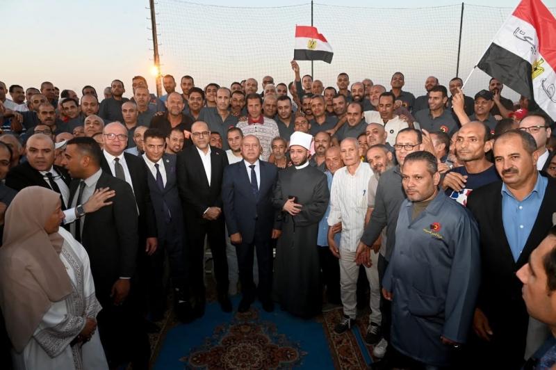 وزير الأوقاف: مصر لا تُبنى إلا بسواعد أبنائها المخلصين...ونحذر من دعوات الهدم والتخريب