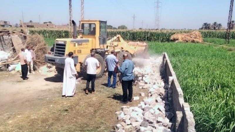 محافظ أسيوط: إزالة 36 تعديا واسترداد 5 أفدنة أملاك دولة