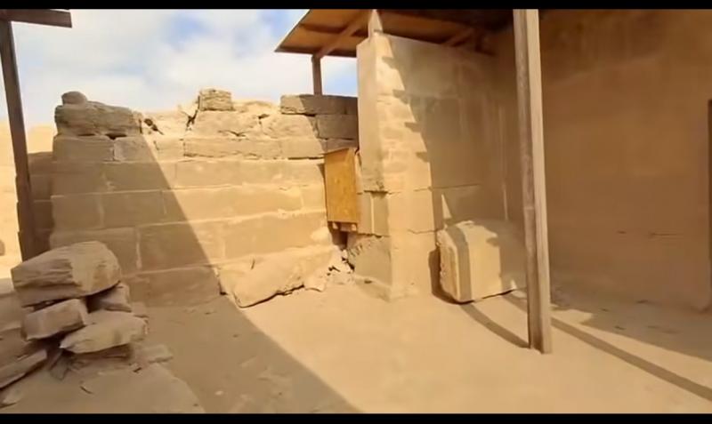 وزارة السياحة والآثار توضح حقيقة الفيديو المتداول بشأن مقبرة بتاح شبسس بأبو صير