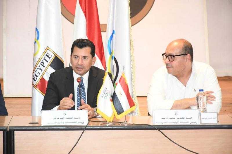 وزير الرياضة ورئيس اللجنة الأولمبية يبحثان مع الاتحادات استعدادات أولمبياد لوس أنجلوس