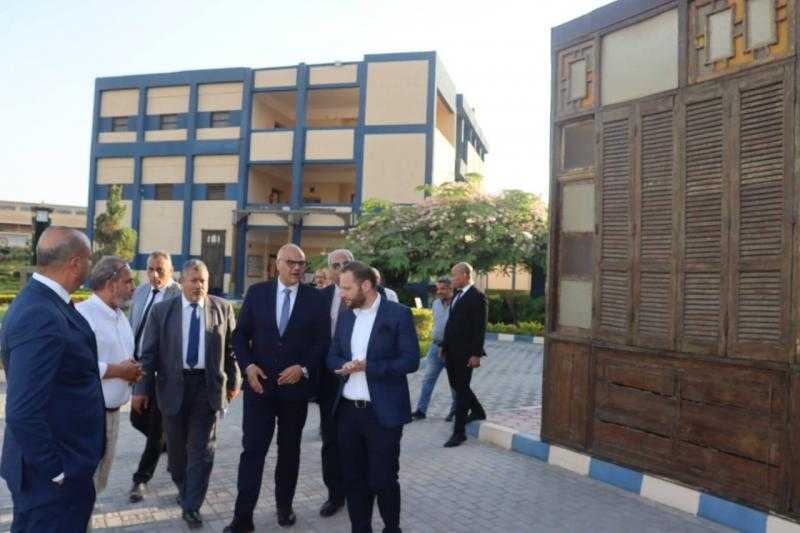 محافظ القليوبية يتفقد مدرسة ”إيجيبت جولد” للتكنولوجيا التطبيقية للحُلى والمجوهرات بالعبور