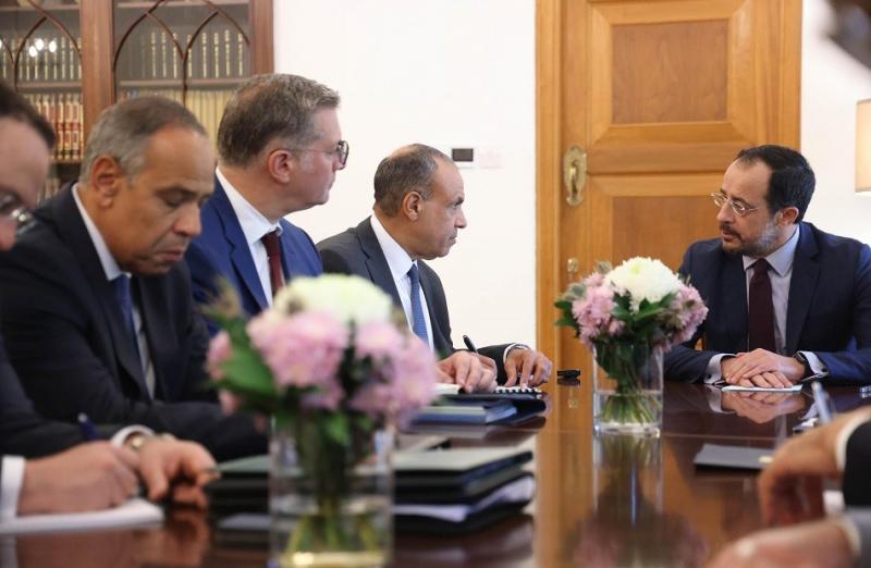 وزير الخارجية يبحث مع رئيس قبرص ربط حقول الغاز القبرصية بمصر