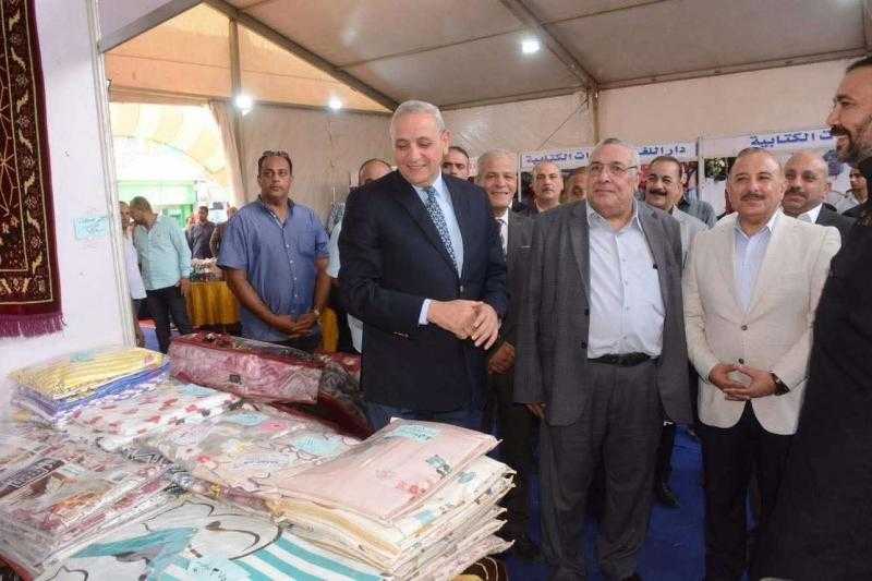 معرض ”أهلًا مدارس” بطنطا يفتح أبوابه للجمهور بتخفيضات 30%؜