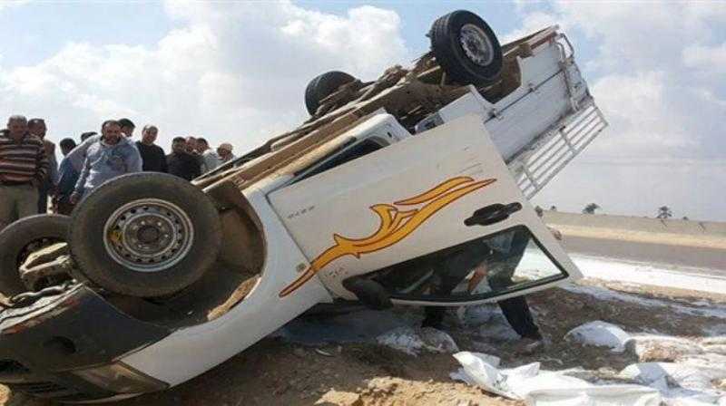 مصرع شخص وإصابة 9 أشخاص في انقلاب سيارة ربع نقل على محور الضبعة بالبحيرة