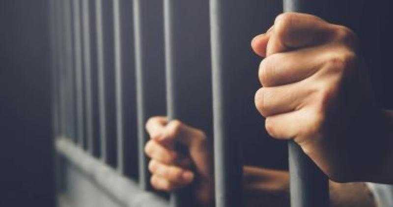 السجن المشدد 15 عاما لمتهم بالشروع في قتل شخص بسوهاج