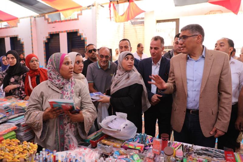 محافظ الجيزة: معارض أهلا مدارس تخفف الأعباء عن الأسر وتلبي احتياجاتهم