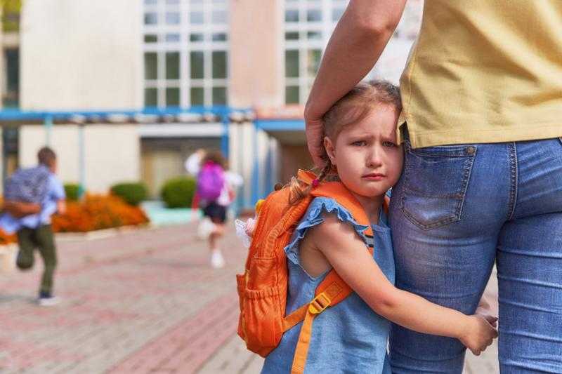 كيف نواجه خوف وقلق الطفل من المدرسة؟.. منه بدوي ترد بقناة الناس