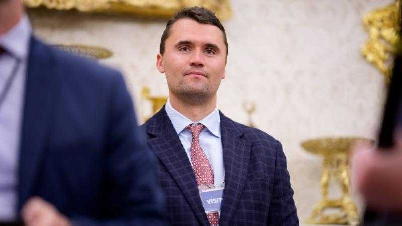 خبير: تشارلي كيرك دافع عن أفكار ترامب بقوة.. وعادى الهجرة وأوروب