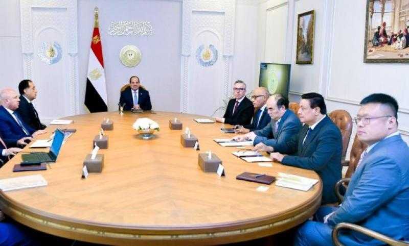 الرئيس السيسي يوجه بالاستفادة من سياسة الدولة الرامية لتوطين الصناعة وتعزيز الإنتاج